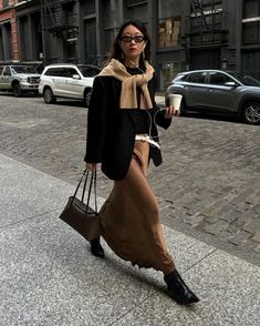 7 Simple, Anti-Trend Outfits Everyone Will Wear This Winter | Who What Wear Black Blazer Outfit, Runway Outfits, Maxi Skirt Outfits, Outfit Formulas, Best Shoes, Long Skirts, Winter Trends, Maxi Skirts, Blazer Outfits