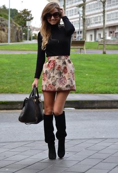 cute style Diy Skirts, Peplum Tops, Moda Paris, Fashion District, Mode Casual, Floral Outfit, Thanksgiving Outfit, Beautiful Skirts, Heidi Klum