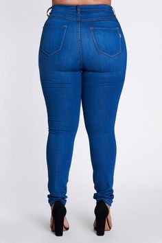 -Super high waisted -Very stretchy and soft material Curvy Women Jeans, Beautiful Lips, Blue Denim Jeans, Medium Blue, Jeans Pants, Suits For Women, Blue Jeans, Denim Jeans, Blue Denim