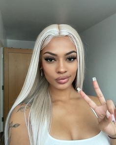 grey lace wig#fulllacewig #frontal #lacewigs #closure #hairclip #lacefrontwig #lacefront #wiglife #wiginstall #hdlace #wigsforblackwomen Ombre Ash Blonde, Wearing Wigs, Platinum Blonde Balayage, Blonde Balayage Highlights, How To Wear A Wig, Human Wigs