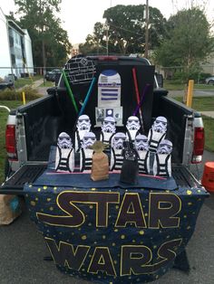 star wars decorations in the back of a pick up truck