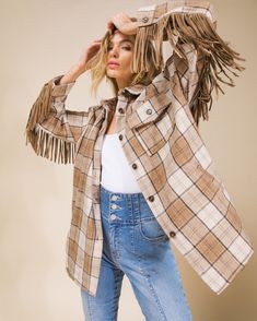 Relaxed, plaid shackets have always been essential in our wardrobe www.flyingtomato.com⁠ #schooloutfits #ootd #citychiclook #falloutfits #outfitidea #falltrend #fallwardrobes #fallprints #boholooks #falldresses #falldress #fallfashion #fallwardrobe #styleinspo #blazerfashion #shackets May I, Blazer Fashion, Shirt Collar, School Outfits