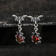 Vampire Style Dangle Earrings As Gift, Bella Goth, Vampire Earrings, Black Jewellery, Goth Things, Crystal Falls, Silver Crystal Earrings, Winter Guard, Vampire Halloween