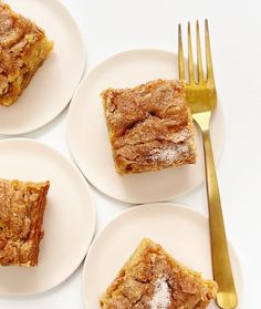 This delicious dessert is the perfect cross-between a blondie bar and a snack cake, with a moist, rich base and lots of apple flavor. Sarah Kieffer, Apple Blondies, Blondie Bar, Espresso Cookie, Raspberry Cookies, Savory Tart, Peanut Butter Brownies, Marshmallow Fluff, Meringue Pie