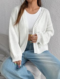 Blanco Casual Collar manga larga Tela Liso  Embellished Estiramiento medio Otoño/Invierno College Outfits Winter, Cardigan Outfit, Áo Len Cardigan, White Cardigan, White Casual, College Outfits, Long Sleeve Cardigan, Knitwear Women, White Tops