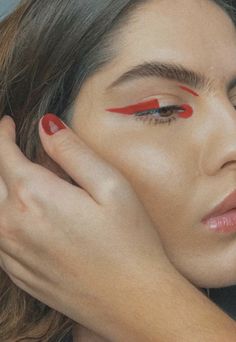 Fun Work Makeup, Holiday Eyeliner, Fruity Makeup, Artsy Eyeliner, Fun Eyeliner Looks, Expressive Makeup, Artistic Eyeliner, Abstract Makeup Looks, Streetwear Makeup