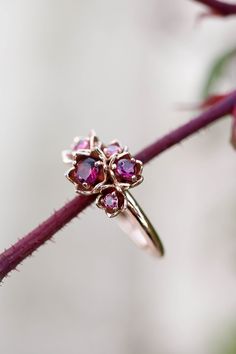 Lily of the valley ring with pink tourmalines | Eden Garden Jewelry™ قلادات متدلية, Bijoux Art Nouveau, Lily Of The Valley Flowers, Valley Flowers, Romantic Gifts For Her, Flower Cluster, Custom Ring Designs, Pink Colour, Unique Ring