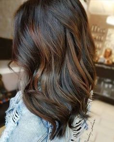 Auburn Brown Hair With Highlights, Auburn Brown Hair, Winter Hair Colors, Amber Hair, Auburn Brown, Hair With Highlights, Hot Hair Colors