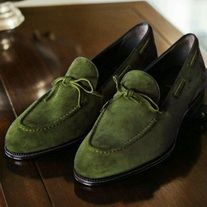 LeatherWear2016 on Storenvy Tassel Shoes, Business Casual Shoes, Bow Style, Handmade Leather Shoes, Formal Loafers, Oxford Shoes Men, Suede Tassel, Brogue Shoes, Leather Moccasins