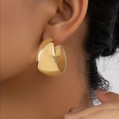 Brand New Women's Chunky Gold Hoop Earrings Genuine 14k Gold Plated Sterling Silver 1.25" Tall 1.5" Thick Comfortable & Lightweight Retail Price $295 Buy With Confidence From A Trusted Seller With A 99%+ Feedback Rating! A0204 (Id-506-) Chanel Stud Earrings, Chunky Gold Hoop Earrings, Iron Jewelry, Enamel Stud Earrings, Betsey Johnson Earrings, Chunky Hoop Earrings, Chunky Earrings, Bold Earrings, Fall Earrings