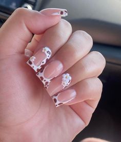 Cow Short Nails, Cow Theme Nails, Western Short Nails, Acrylic Square Nail Designs, Short Cow Nails, Vaquita Nails, Short Cow Print Nails, Cute Nail Sets, Cowboy Nails Western