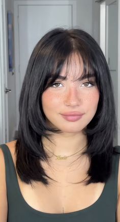 Bangs On Round Face Short Hair, Short Hair Bangs Thick Hair, Shoulder Length Hair Bangs Round Face, Crescent Bangs Heart Shaped Face, Midlength Haircuts With Layers And Bangs, Bangs For Cowlicks, Hair Cuts 2024 Trends Round Face, Hair Inspiration Mid Length, Small Bangs Hair