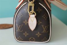 Description L.V Speedy Bandouliere 20 Monogram Canvas Black For Women, Shoulder And Crossbody Bags 20cm/7.9in LV M46234 Rep 1:1 Size: 7.9 x 5.1 x 4.7 inches/ 20 x 13 x 12 cm (Length x Height x Width) Like a diminutive version of the House’s historic Speedy travel bag, the Speedy Bandouliere 20 handbag is crafted from Monogram canvas with natural trim. In addition to the rolled top handles, there’s a wide detachable textile strap with a woven L.V signature. This bag’s classic design is completed Lv Speedy Bandouliere, Red Textiles, Louis Vuitton Speedy Bandouliere, Lv Speedy, Speedy Bandouliere, Luxury Products, Evening Clutch Bag, Vuitton Bag, Louis Vuitton Speedy