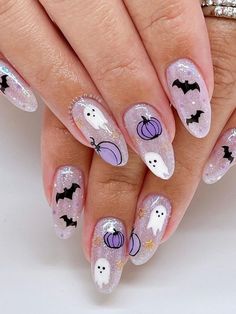 glittery nails with ghost designs Bat Nails, Nail Art Halloween, Holloween Nails, Halloween Press On Nails, Halloween Acrylic Nails, Cute Halloween Nails, Pumpkin Nails, October Nails, Nagel Tips