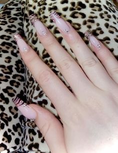 Jwoww Nails, Snooki Nails, 2000s Inspired Nails, 2000s Acrylic Nails, Early 2000s Nails, 2000s Nail Designs, Emo Y2k Nails, Trashy Nails, 2000s Nails