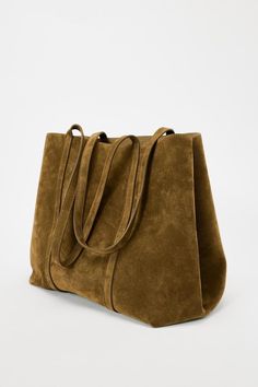 SUEDE TOTE BAG - Brown | ZARA United States Boho Tote Bag, Suede Tote Bag, Suede Tote, Fashion Tote Bag, Cardigan Sweater Dress, Leather Shirt, Clean Laundry, Shopper Bag, Swimwear Accessories