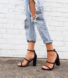 | The Trés Fleek Guide To Crushing Your Goals - Follow us at @tresfleek Easy Style, Womens Shoes High Heels, Mein Style, Shoe Closet, 가을 패션, Crazy Shoes, Shoe Obsession, Luxury Shoes, Cute Shoes