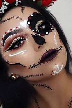 45+ Horrifying Halloween Makeup Ideas for Women - HubPages Cool Halloween Costume Ideas, Makijaż Sugar Skull, Maquillage Harry Potter, Halloween Makeup Sugar Skull, Sugar Skull Halloween, Halloween Costume Ideas For Women, Costume Ideas For Women, Halloween Eye Makeup