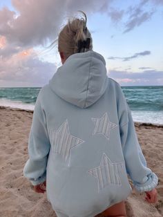 Hoodies That Hoodie, Good Hoodies, Sunkissed Coconut, Detailed Fashion, Cute Hoodies, Aesthetic Hoodies, Luxury Paints, Friend Stuff, Cozy Wrap