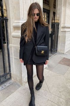 Outfit Schwarzer Blazer, Trendy Outfits 2020, Rok Outfit, Winter Mode Outfits, Blazer Outfit, Looks Street Style, Blazer Outfits