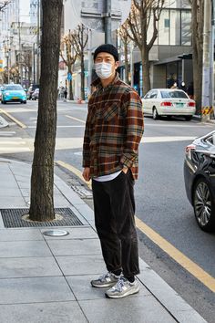 March 2021 Seoul Street Fashion Men's Style - écheveau Style Vintage Pria, Japan Street Wear Men, Comfycore Outfits Men, Japan Style Fashion Men, K Style Men, Japanese Men Street Style, Japan Casual Outfits Men, Mens New Balance Outfit, Japan Outfits Men