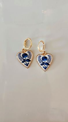 Royal Blue Flowers, Classy Jewelry, Jewelry Lookbook, Bling Rings, Huggie Earrings, Girly Jewelry, White Heart, Jewelry Inspo, Dream Jewelry