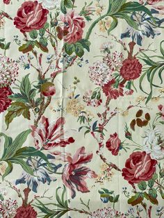 an image of a floral fabric with flowers on it