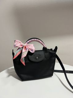 Le Pliage Longchamp Outfit, Longchamp Xs, Longchamp Le Pliage Black, Longchamp Le Pliage Outfit, Longchamp Bag, Luxury Bags Collection, Bag Obsession, Girly Bags, What In My Bag