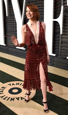 Emma Stone Oscars, Plunge Dress, Oscar Party, Academy Awards, Red Carpet Dresses