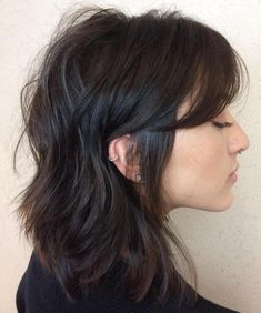 Messy Textured Hairstyle with Side Bangs Grunge Hairstyles, Midlength Haircuts, Penteado Cabelo Curto, Medium Length Hair Cuts