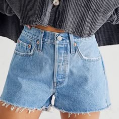 Nwt Levi’s 501 High Rise Distressed Denim Shorts In Ojai Stone Wash Brand New With Tags. Size 30. Levi High Waisted Shorts, Mom Denim, Upcycle Jeans, Denim Cutoff Shorts, Striped Jeans