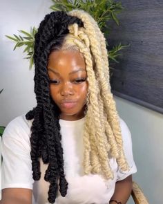 Invisible Locs Blonde And Black, Platinum Blonde Faux Locs Black Women, Black And Blonde Invisible Locs, Invisible Locs Blonde, Fro Locs, Marley Hairstyles, Invisible Locks, Bob Haircut Tutorial, Open Hairstyle