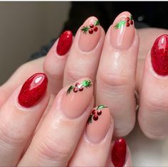 Christmas Nails Holly, Classic Red Nails, Nail Makeover, Christmas Nails 2023, Berry Nails, Nail Art Noel, Trendy Nail Designs, Holiday Nail Designs