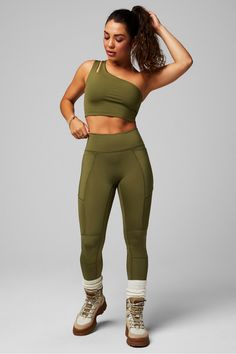 Edge 2-Piece Outfit Fabletics green/green/green female Activewear >> Womens >> Outfits regular Training Fitness Aesthetic Clothes, Casual Yoga Outfit, Matching Athletic Set, Plus Size Yoga Outfits, Runner Outfit Women, Winter Yoga Outfit, Fabletics Outfits, Cute Workout Sets, Sport Set Women