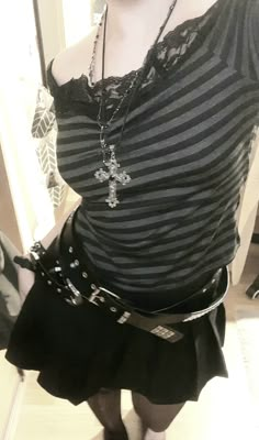 Night Core Outfits, Alt Outfit Inspo Fem, Draincore Outfits, Vestidos Grunge, Punk Outfits Aesthetic, Alt Goth Outfits, Alt Girl Outfits, Summer Goth Outfits, Alternative Y2k