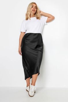 Shop YOURS Curve Black Satin Midi Skirt at Yours Clothing. Discover women’s plus size clothing in sizes 10-36 with fast delivery. Black Satin Midi Skirt, Satin Skirt Outfit, Elegant Wedding Guest Dress, Size 16 Women, Midi Skirt Outfit, Look Plus Size, Curve Fashion, Satin Midi Skirt, Fashionista Clothes