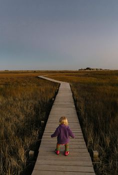 Nature In Winter, Toddler Walking, Fertility Clinic, Inktober 2024, Wanderlust Photography, Fall Landscape, Beautiful Landscape Photography, Inspiration Photos, Learning Photography