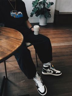 Hiphop Culture, Hypebeast Fashion, Techwear Fashion, Culture Fashion, Mens Casual Outfits Summer, Black Men Street Fashion, Street Style Outfits Men, Mens Outfit Inspiration, Mens Fashion Streetwear