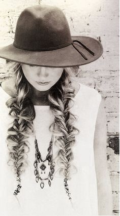 ➳➳➳☮American Hippie Bohemian Boho Bohéme Feathers Gypsy Spirit Bizu Baroque Tati Tati Style - Braid With Hat, Twisted Hair, Look Boho Chic, Fesyen Rambut, Messy Braids, Stunning Hairstyles, Fishtail Braid, Bohol, Wearing A Hat