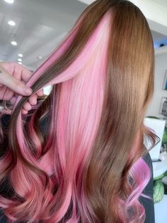 #pastelpinkhair #pinkandbrown #cutehair #pinkhair #brownandpinkhair Chocolate Strawberry Hair Color, Strawberry Chocolate Hair, Light Brown With Pink Highlights, Light Brown Pink Hair, Pink Hair Tips Brunette, Light Brown And Pink Hair, Blonde Pink And Black Hair, Light Pink Highlights In Brown Hair