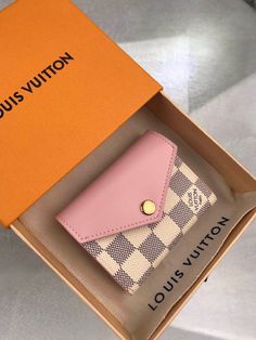 SSC Fashion Lu-Vi bags - 9162 A+ Excellent Quality copies; Contact us if you've any questions in your mind. Nice Smile, Louis Vuitton Shirt, Chanel Shirt, Luxury Wallet, Louis Vuitton Wallet, Hat Women, Wallet Fashion, Lv Bag, Belts For Women