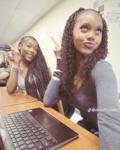 Lightskin And Brownskin Bestie, Black Best Friend Goals Aesthetic, Tiktok Photo Trend, Friends Astethic, School Friends Aesthetic, School Pics With Friends, Black Friends, Friends School, Pretty Dark Skin