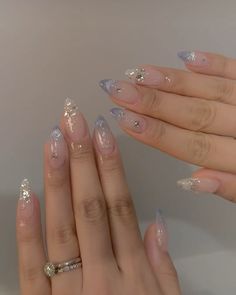 Almond Shape Gel X Nails, Boyfriend Birthday Nails, White Chrome Nails With Gems, Korean Gel X Nails, Carat Nails Seventeen, Proposal Nails Ideas Almond, Simple Latina Nails, Nude Cat Eye Nails Design, Silver Cat Eye Nails Design