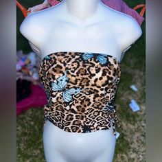 New With Tags. Never Used. Super Cute In A Size Xl A Bit Stretchy And Has The Scrunched Design On The Bottom Sides Brown Bandeau Top For Spring, Brown Bandeau Top For Summer, Strapless Brown Summer Tops, Rosé Brown, Tube Top, Blue Brown, Leopard Print, Butterflies, Super Cute