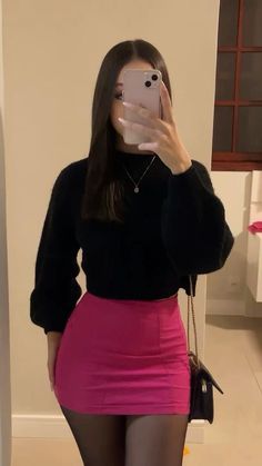 Skirt Pink Outfit, Ootd Frio, Outfits Fresas, Pink Skirt Outfits, Flipagram Instagram, Latina Fashion Outfits, Dressy Casual Outfits, Winter Fashion Outfits Casual