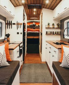 Kim and Ethan built themself their school bus. They live and travel full time in it, together with their two dogs, Blue and Milo. As each self-built RV, this skoolie has many unique features and personal touches. School Bus Rv Conversion, Skoolie Conversion, Bus Motorhome