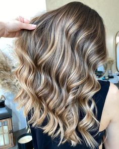 29 Incredible Hair Color Trends for Spring 2024 - You Can't Miss! Hair Colors For Blue Eyes, Spring Hair Color Trends, 2024 Hair Trends, 2024 Hair Color, Warm Balayage, All Over Color, Shaved Hair Cuts, Rich Brunette, Spring Hair Color