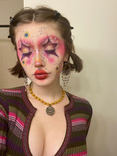 Cat Clown Makeup, Fun Face Paint Ideas For Women, Flower Clown Makeup, Drag Clown Makeup, Crazy Makeup Looks Creative Full Face, Circus Makeup Ideas, Clown Aesthetic Makeup, Cool Face Makeup, Camp Fashion Aesthetic