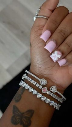 Acrylic With Charms, Acrylics Nails, Henna Nails, Short Acrylics, Ipad Tutorials, Punk Nails, Long Acrylic Nail Designs, Hard Nails, Duck Nails