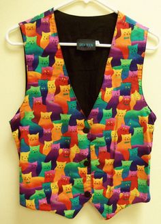 Linda Tilson multicolor fantasy cat vest, size S Fantasy Cat, At A Glance, Brands Outlet, Womens Vest, Womens Clothing Tops, Women Accessories, Things To Sell, Concert, Clothes For Women